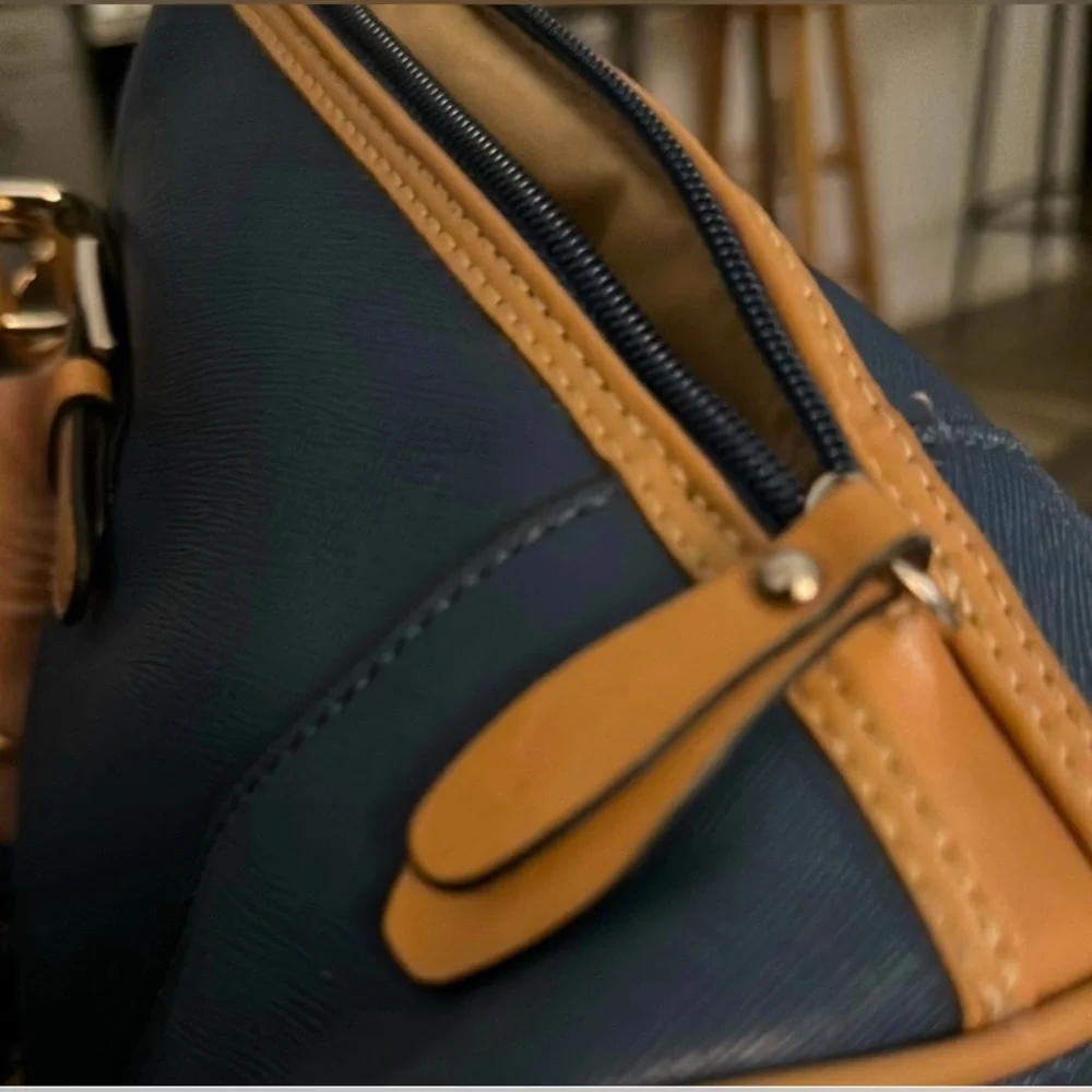 GIANI BERNINI Navy and Tan Handbag, EUC